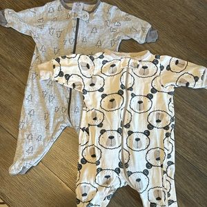 0014 2 gerber onesies, newborn